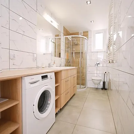 Victus Apartamenty, Rey Apartman