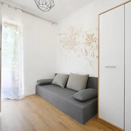 Victus Apartamenty, Rey 소포트